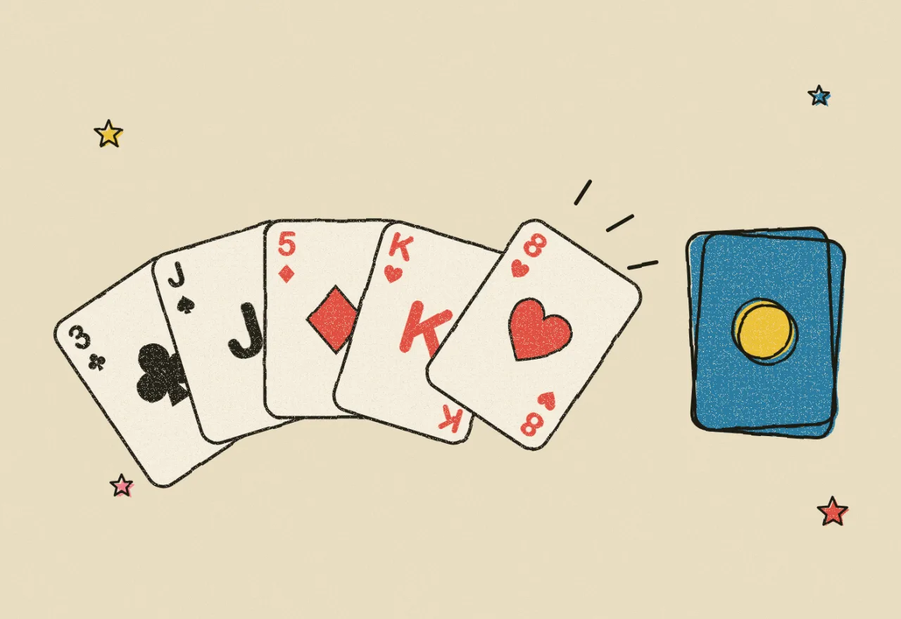 Um leque de cartas de baralho com um oito de copas vermelho por cima e um monte de cartas ao lado